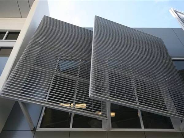 Aluminum sunshade louvers used in offices for window louvers