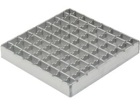 A plug grating with serrated surface.