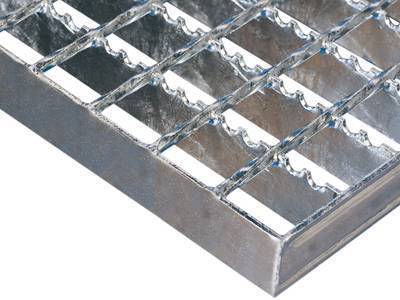 Physical map of periodic semi-circular grooves on the serrated welded steel grating bearing bar.